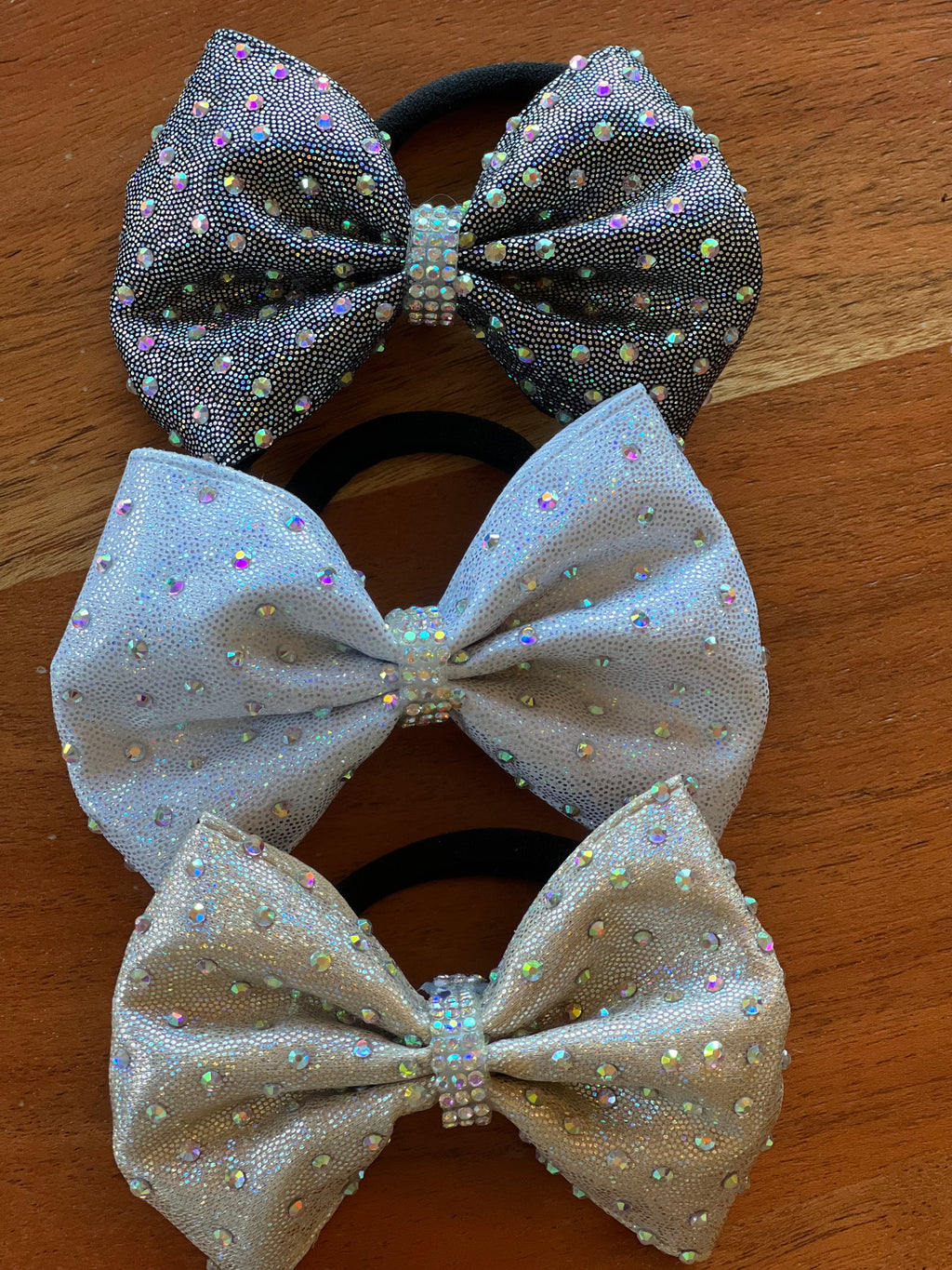 Bedazzled hair bow medium